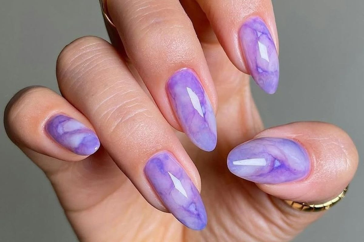 Акварельний манікюр – художній дизайн нігтів